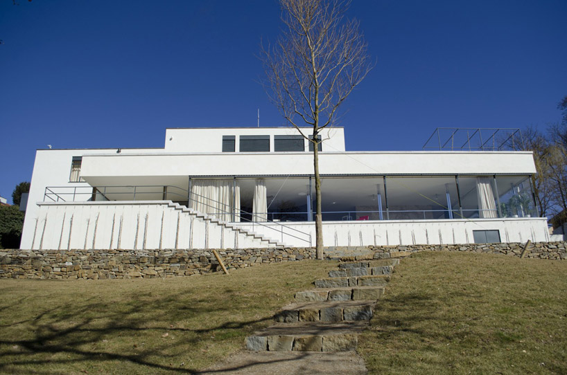 洋書 Mies van der Rohe: Vila Tugendhat Brno Villa Tugendhat: Tour of UNESCO Masterpiece by Mies Van Der